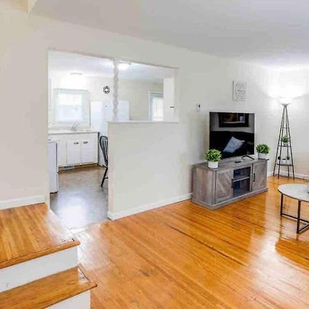 Amazing Ranch Mins Away From Airprt/Rit/Dwtn/Uofr Lägenhet Rochester Exteriör bild